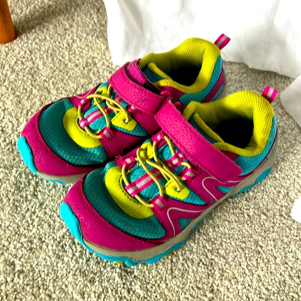 Kids hiking shoes sz 13